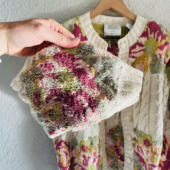 Handknitted VIntage Express Floral Cream Cardigan Sweater - Picture 6 of 16